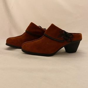 comfort clogs and mules